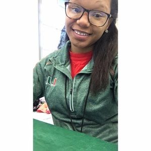 Meet your Posher, Khadija